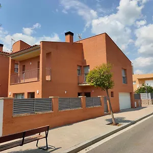 Сasa de vacaciones Amplio Con Jardín Y Zona Barbacoa., Reus